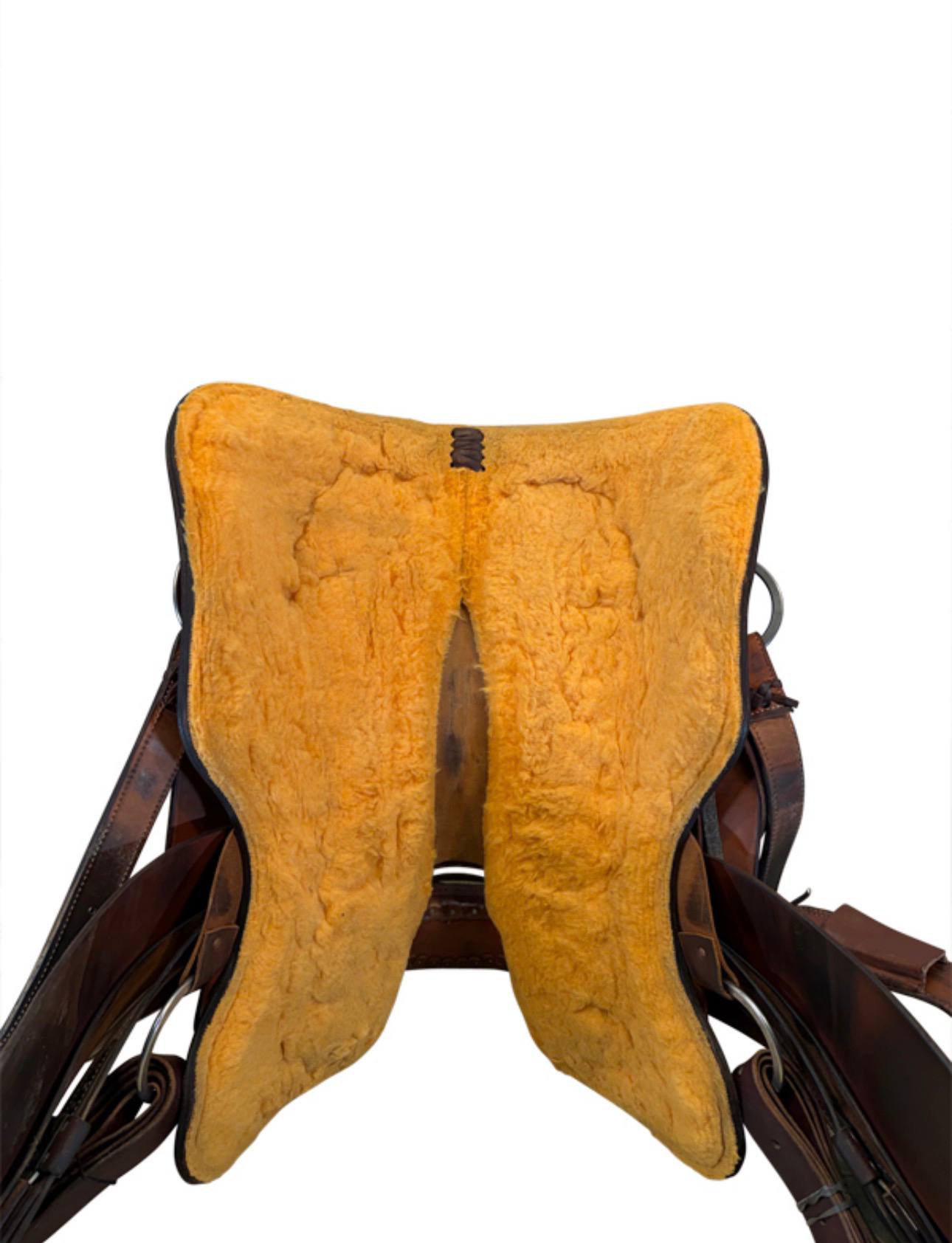 17 Inch Used HR Hud Roberts Saddlery Ranch Saddle Wide Tree 760 - Image 2